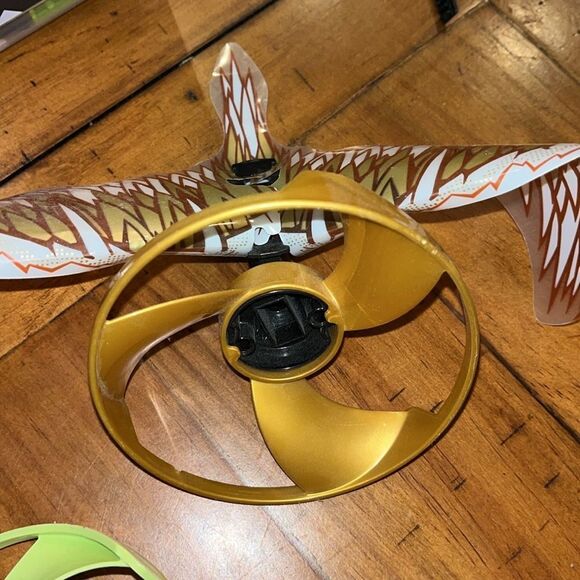 LEGO Green & Gold Propeller Replacement Parts & Bird - Picture 7 of 8